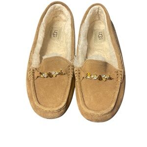 UGG Ansley Charm Gem Women Moccasin size 9